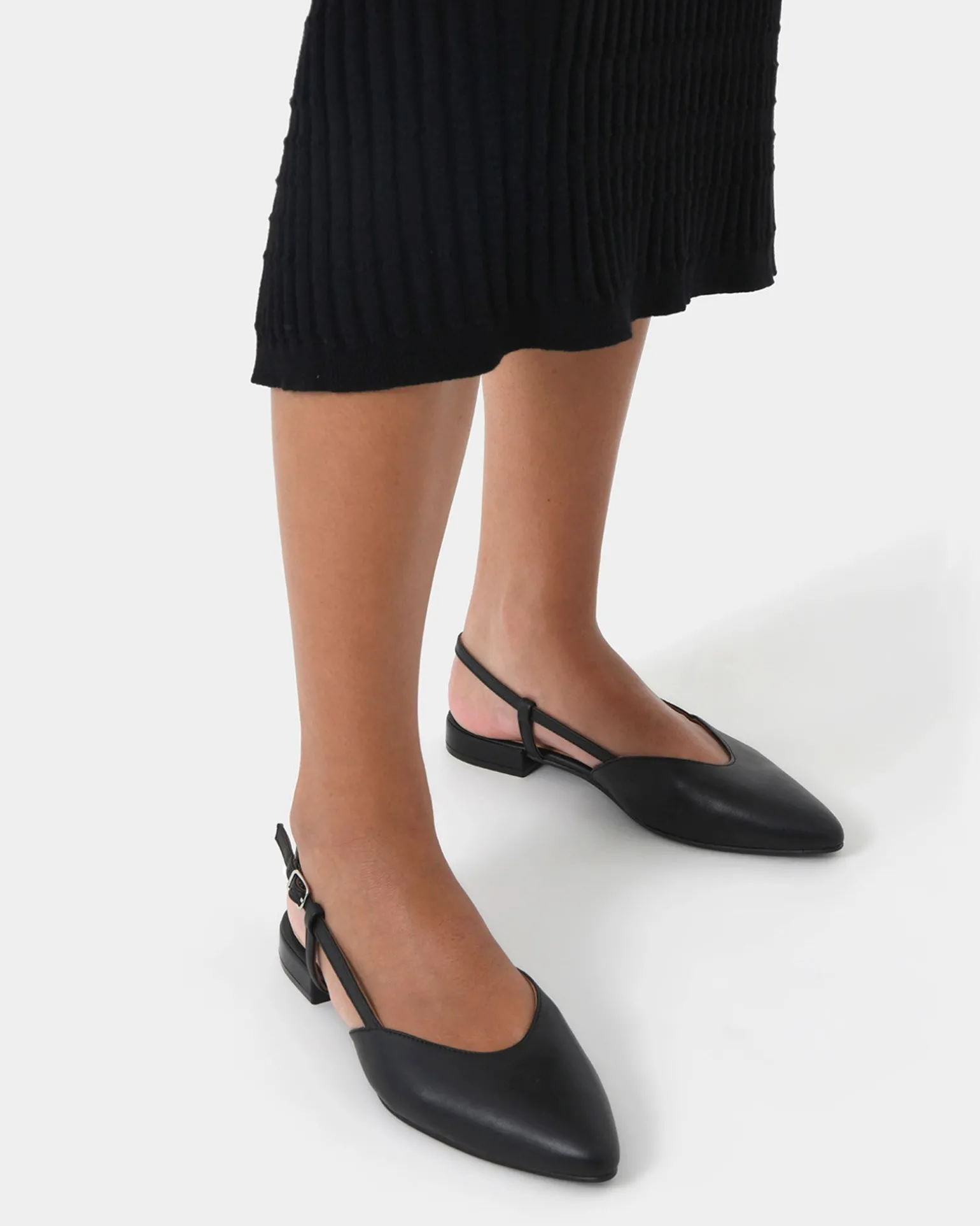 Liyana Leather Flat