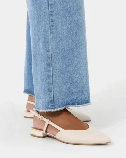 Liyana Leather Flat