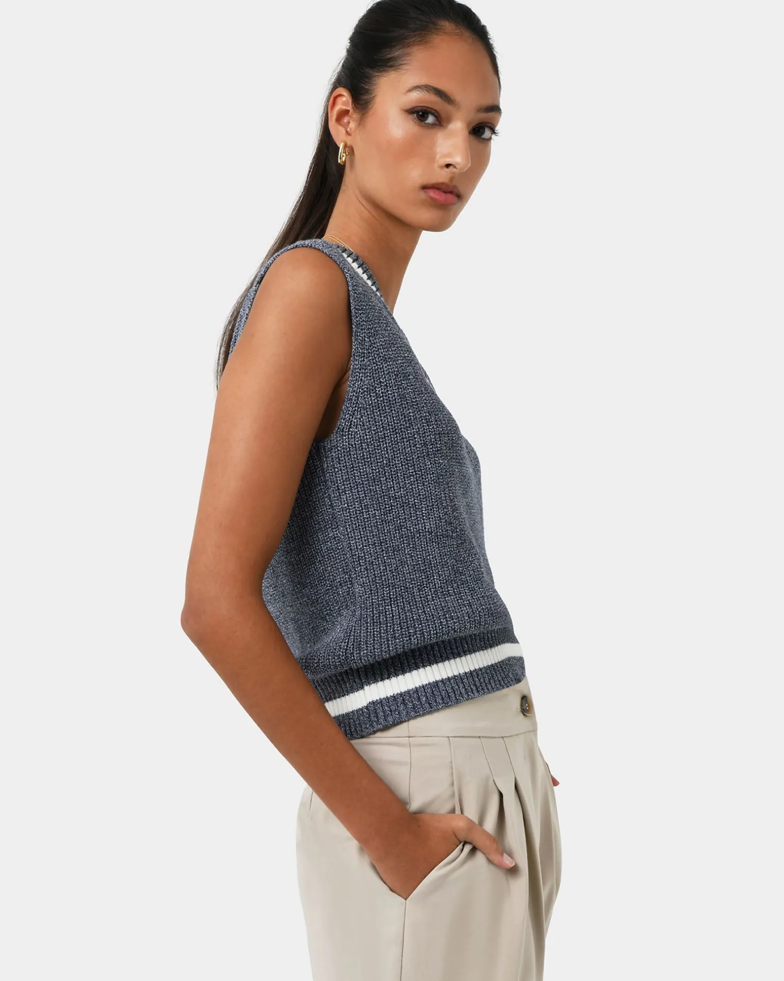 Sarah V-neck Knit