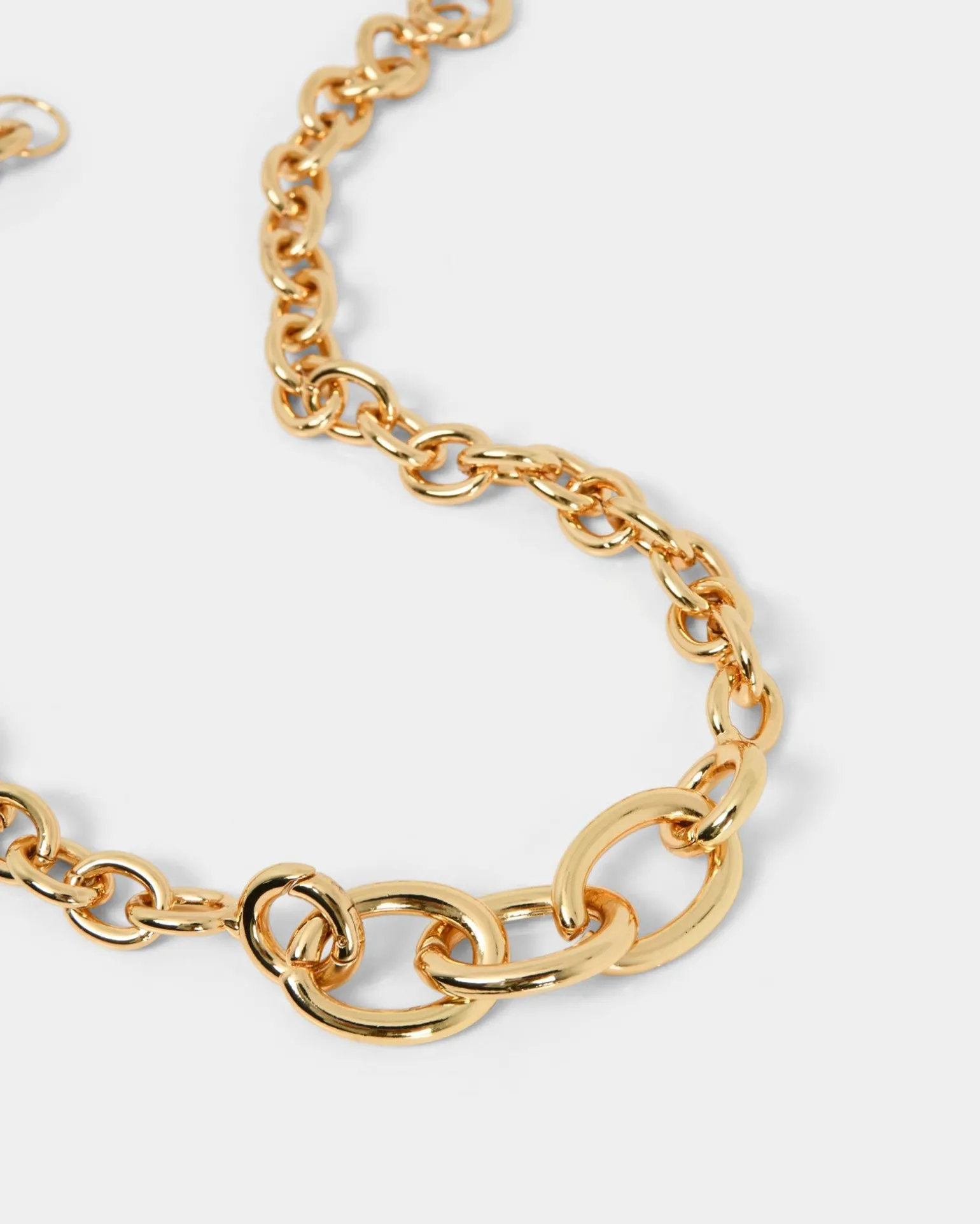 Witney Chain Necklace